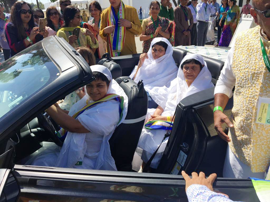 first-Sadhvi-in-the-history-of-Jainism-to-drive-a-car