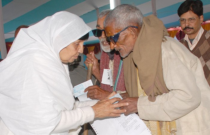 Eye camps on Pujya Tai Ma’s Birthday