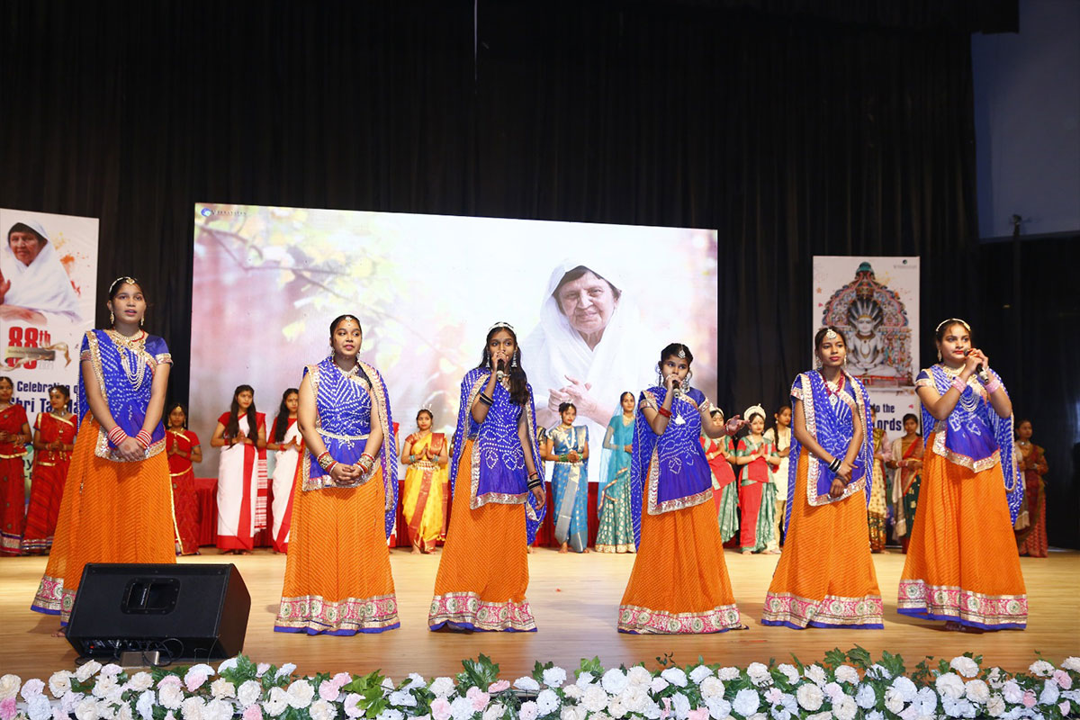 A Grand Celebration of Pujya Tai Ma’s Eighty Eighth Birthday!