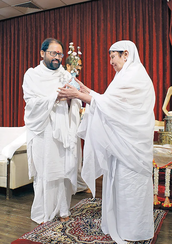 Pujya Shri Rakeshbhai Jhaveri