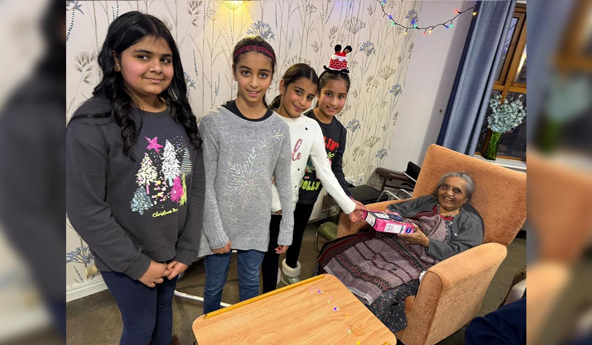 SCVP School Christmas Care Home Visit