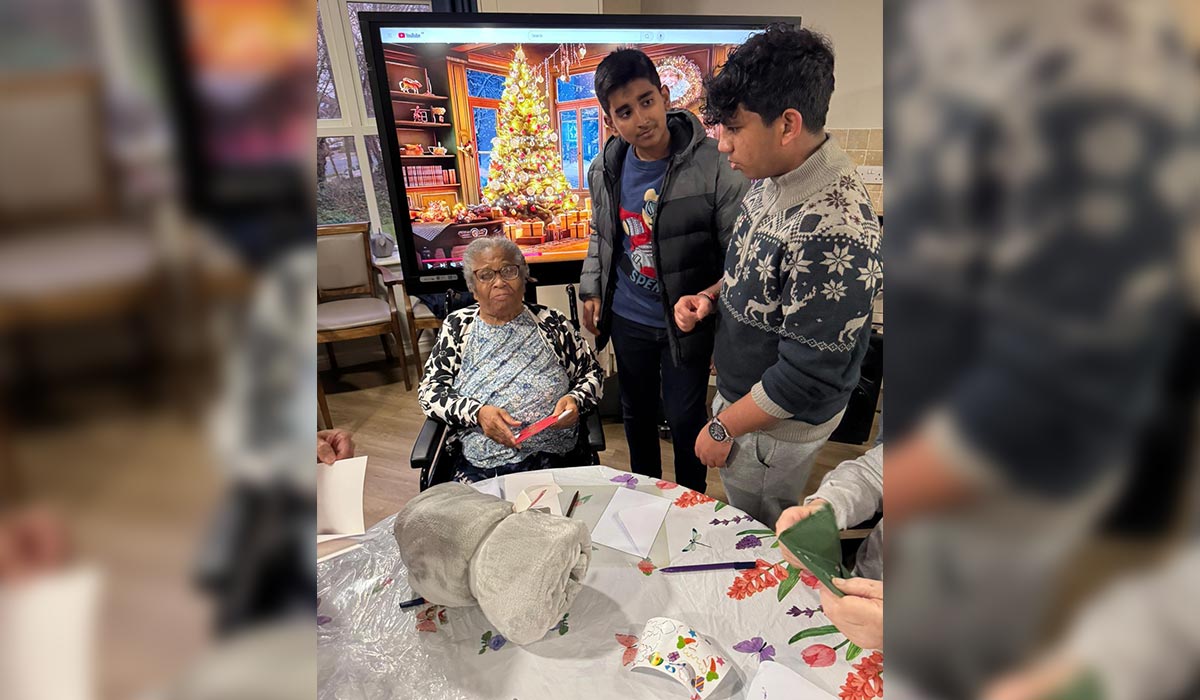 SCVP School Christmas Care Home Visit