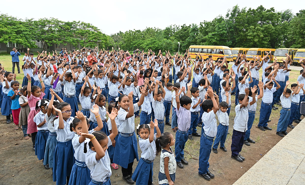 Students of Shri Chandana Vidyapeeth UK visit Kutch