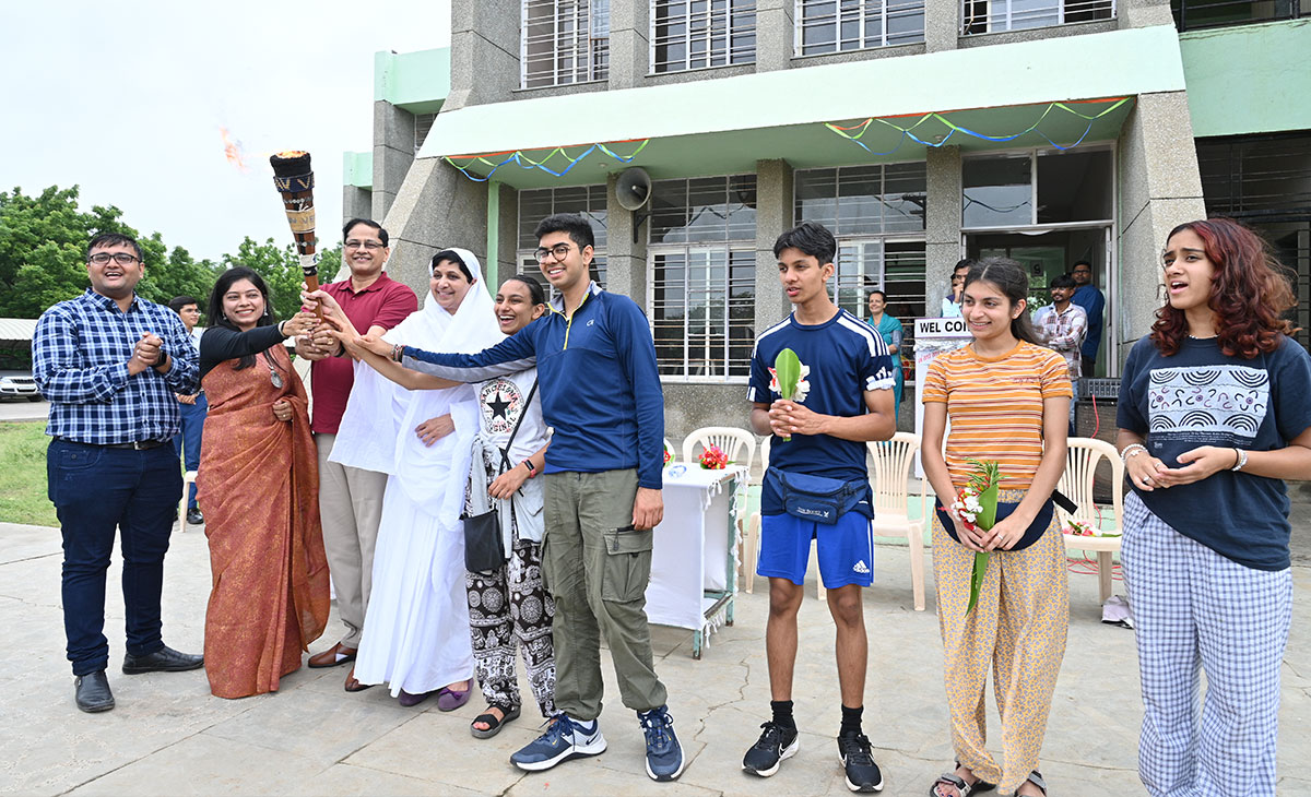 Students of Shri Chandana Vidyapeeth UK visit Kutch