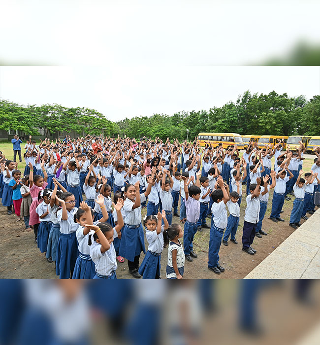 Students of Shri Chandana Vidyapeeth UK visit Kutch