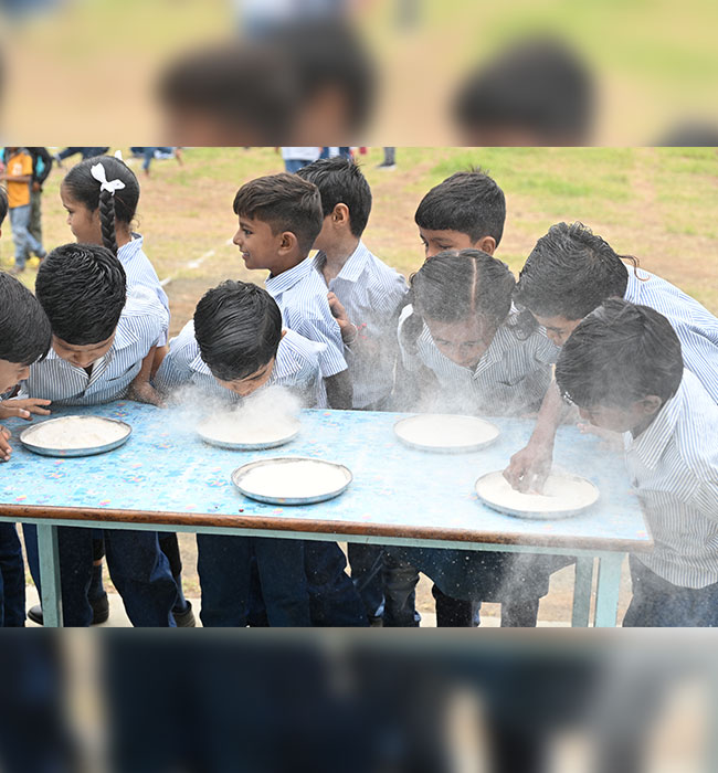 Students of Shri Chandana Vidyapeeth UK visit Kutch