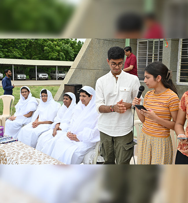 Students of Shri Chandana Vidyapeeth UK visit Kutch