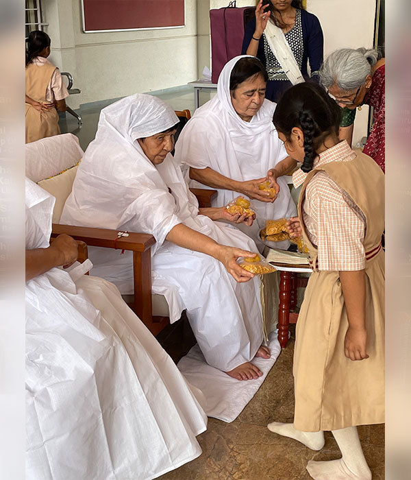 Joyous Mahavir Janma Kalyanak Celebrations